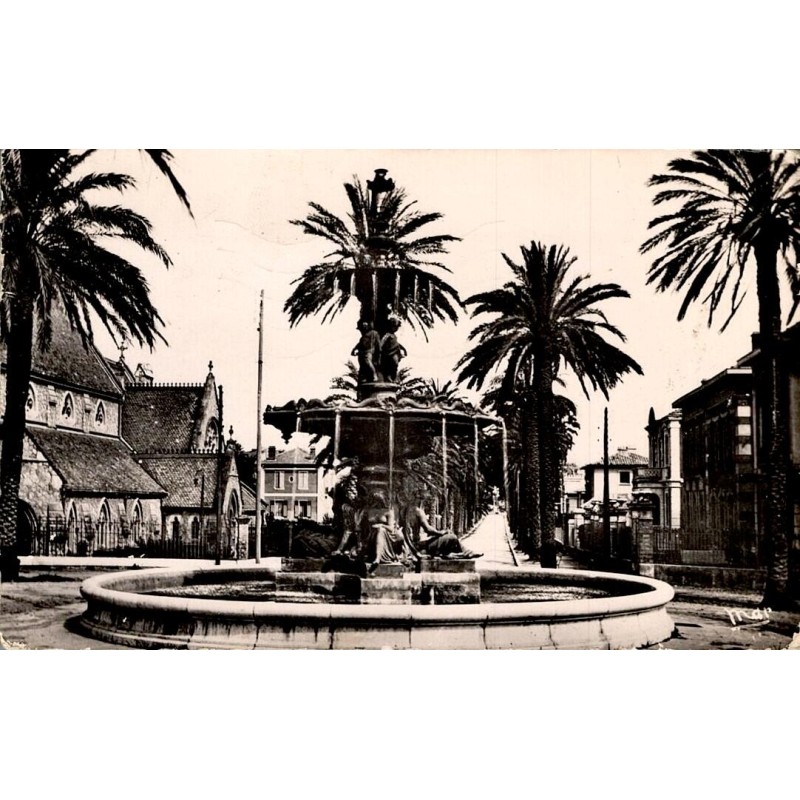 1423 - HYERES les Palmiers (VAR) - Fontaine Godillot