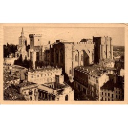 3212 AVIGNON (Vaucluse) - Le Palais des Papes et Notre Dame des Doms vus du Beffroi