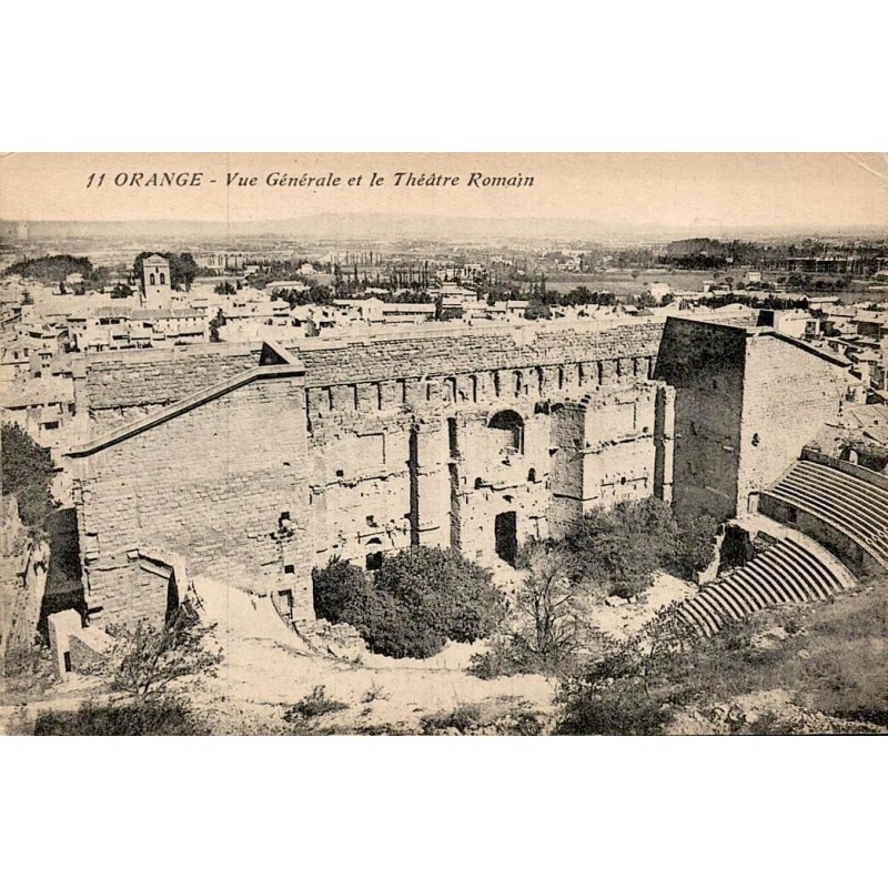 11 - ORANGE - Vue générale et le Théâtre Romain