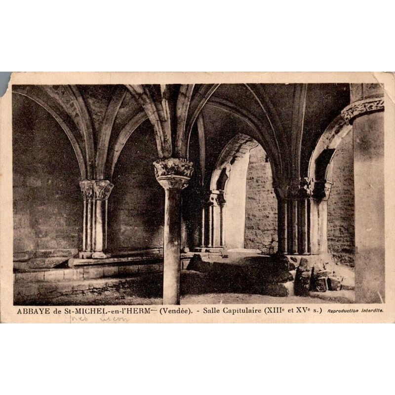 Carte postale ancienne abbaye Saint-Michel-en-l’Herm salle capitulaire Vendée début XXe siècle
