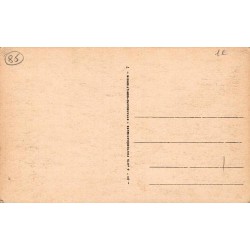 Carte postale ancienne Les Sables-d’Olonne coin de plage animée