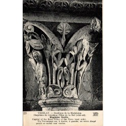 Carte postale ancienne Vézelay chapiteau 4e pilier nef