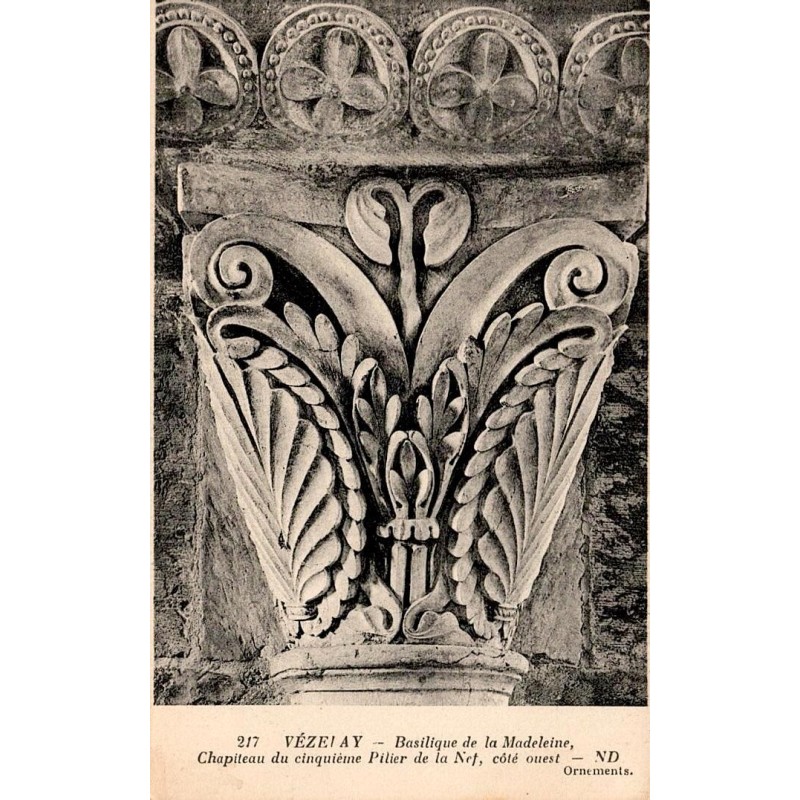 217 - VEZELAY - Basilique de la Madeleine - Chapiteau du cinquième pilier de la nef côté Ouest -- ND