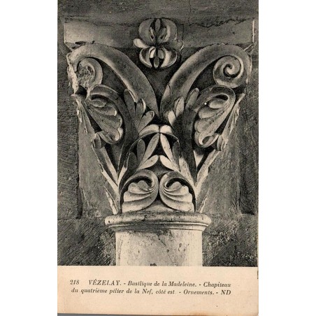 218 - VEZELAY - Basilique de la Madeleine - Chapiteau du quatrième pilier de la nef côté est, ornements -- ND