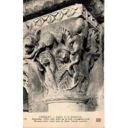 176 - VEZELAY - Église de la Madeleine, deuxième pilier côté droit de la Nef -- ND