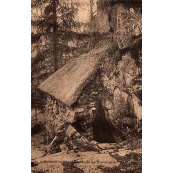 Carte postale ancienne Pierre qui Vire grotte du RP Muard monastère Yonne