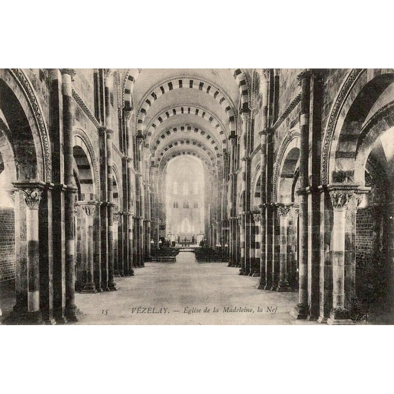 15 - VEZELAY - Église de la Madeleine - la Nef