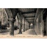 Carte postale ancienne Laon colonnade du palais de justice Aisne
