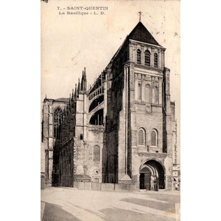 Carte postale ancienne Saint Quentin basilique monument religieux Aisne