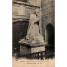 Carte postale ancienne Soissons tombeau Monseigneur de Simony évêque Aisne