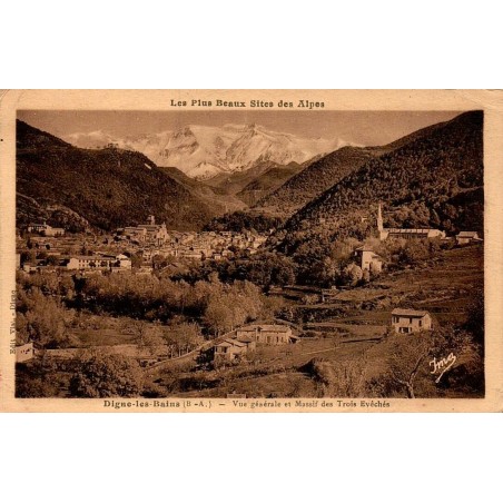 Carte postale ancienne Digne les Bains vue générale massif des Trois Evêchés
