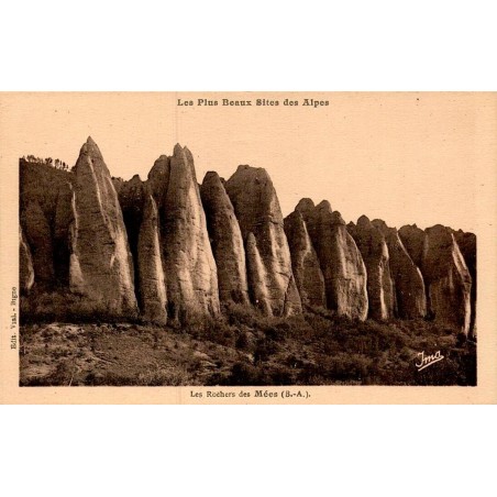 Carte postale ancienne Les Mées rochers des pénitents Alpes de Haute Provence