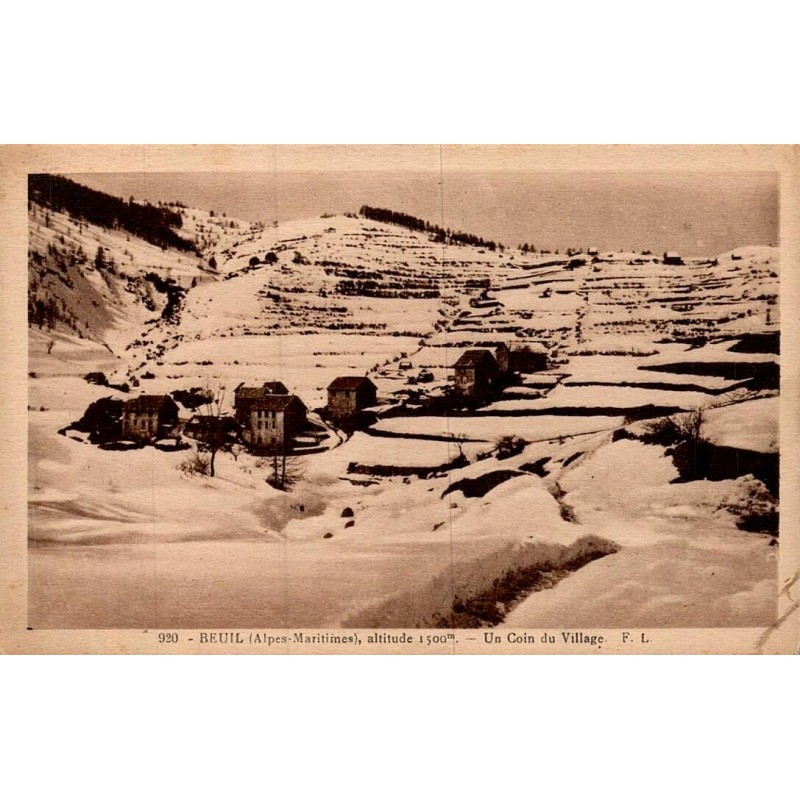 Carte postale ancienne Beuil coin du village