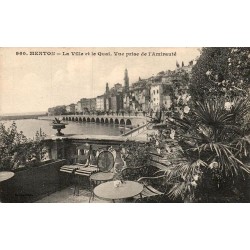 Carte postale ancienne Menton quai Amirauté vue ville port