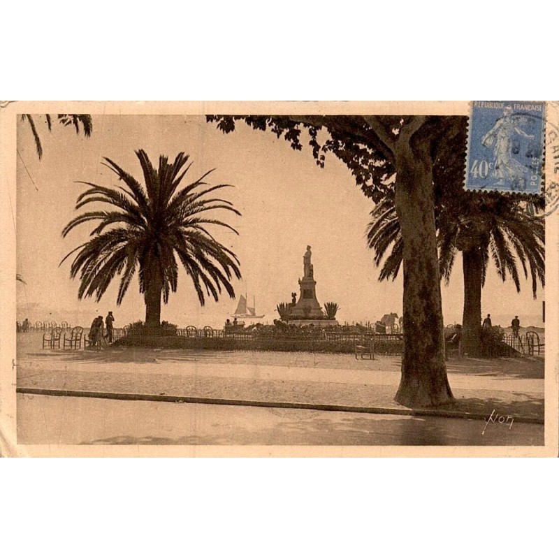 Carte postale ancienne Cannes Croisette promenade La Douce France
