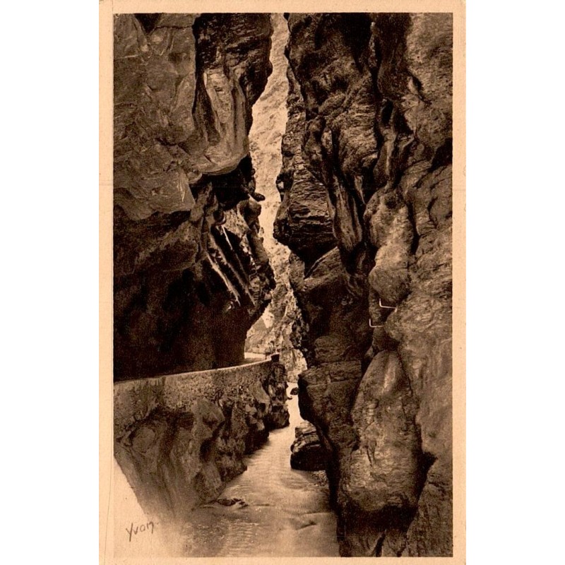 Carte postale ancienne gorges du Cians partie étroite canyon