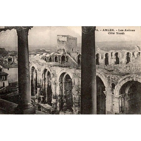 Carte postale ancienne Arles arènes côté nord amphithéâtre