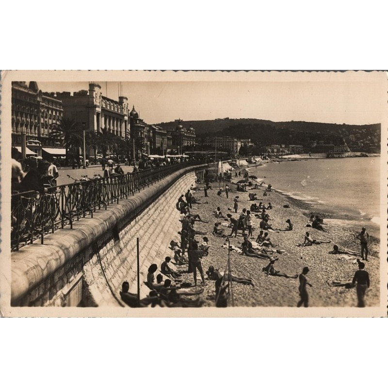 Carte postale ancienne Nice la plage l’heure du bain