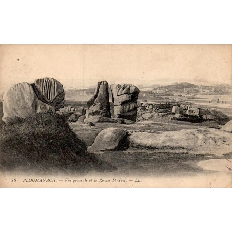 70 - PLOUMANACH - Vue Générale et le Rocher Saint-Yves -- LL
