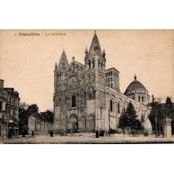 1 - ANGOULÊME - La Cathédrale