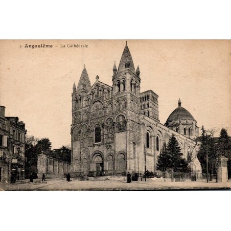 1 - ANGOULÊME - La Cathédrale