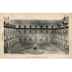 Carte postale ancienne abbaye du Mont des Cats le préau Nord