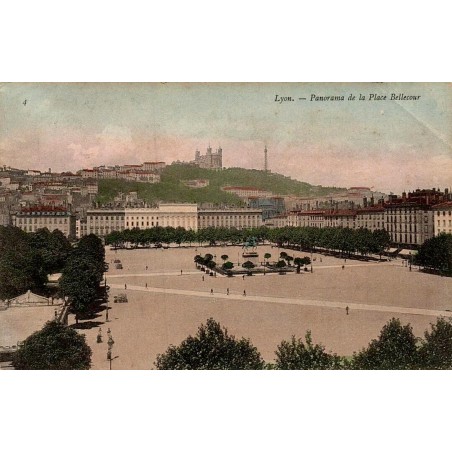 Carte postale ancienne Lyon panorama place Bellecour Rhône