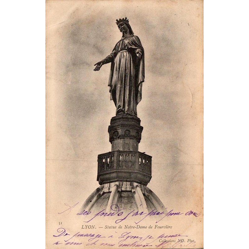 Carte postale ancienne Lyon Statue de Notre-Dame de Fourvière CPA Rhône