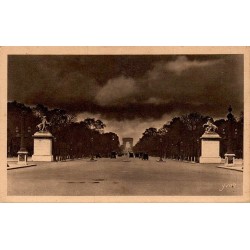 CPA PARIS EN FLÂNANT - L'Avenue des Champs Elysées