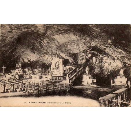 Carte postale ancienne La Sainte-Baume intérieur de la grotte CPA Var