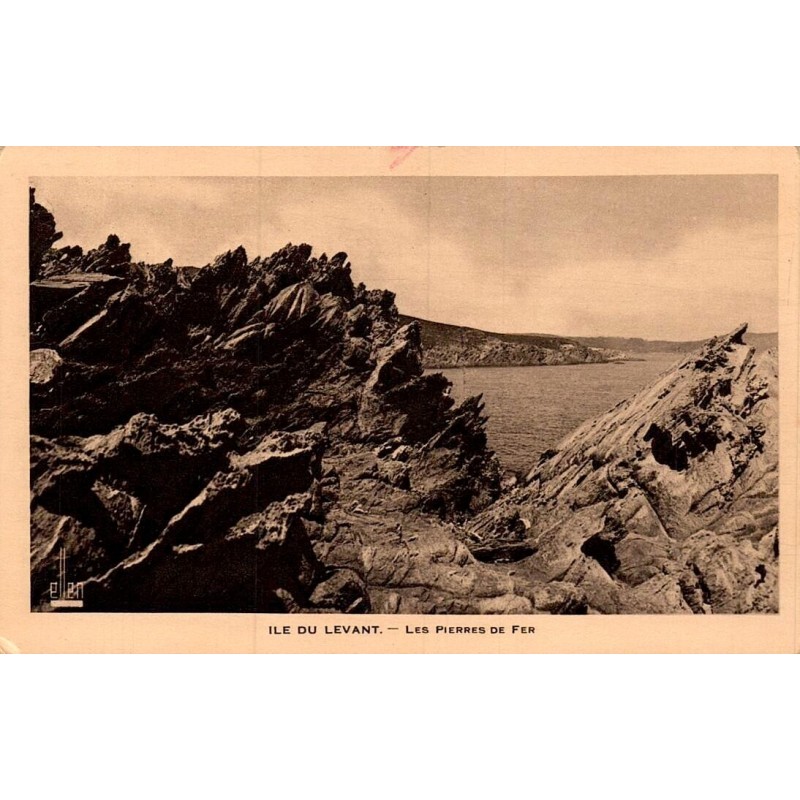 Carte postale ancienne Île du Levant Les Pierres de Fer CPA Var