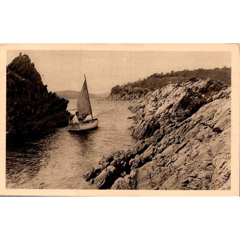 Carte postale ancienne Corniche des Maures Var Partie de pêche CPA