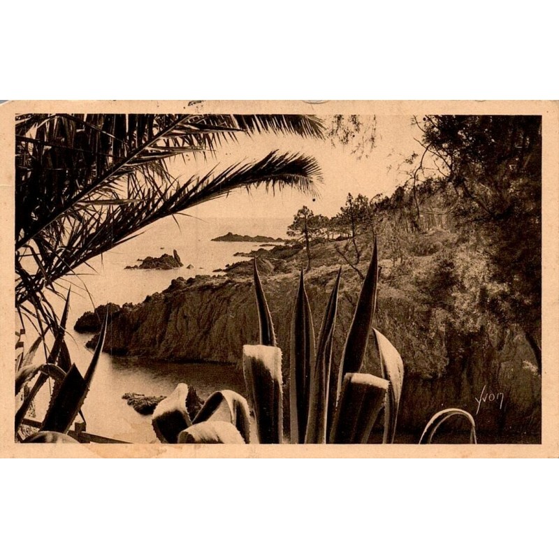 Carte postale ancienne Le Trayas Les Rochers du Trayas La Douce France CPA Var