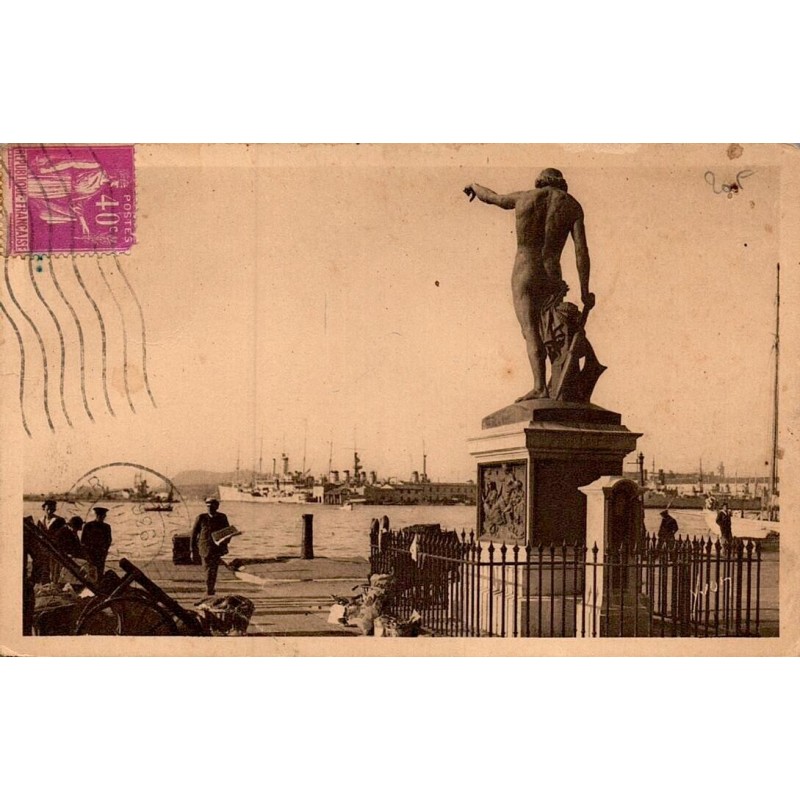 LA DOUCE FRANCE - COTE D'AZUR - TOULON (Var) - Statue du Génie de la Navigation sur le carré du port