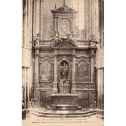 Carte postale ancienne Saint-Maximin-la-Sainte-Baume autel du Rosaire de la basilique