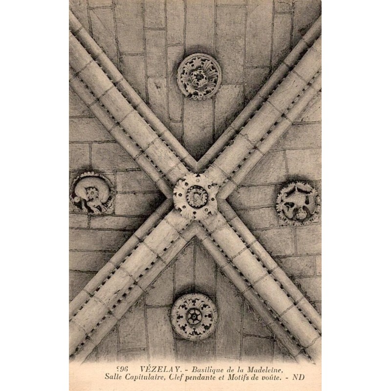 Carte postale ancienne Vézelay basilique de la Madeleine salle capitulaire clé pendante ND