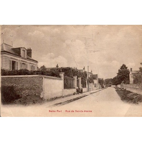 Carte postale ancienne Seine-Port Rue de Sainte-Assise en Seine-et-Marne