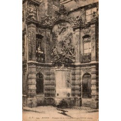 Carte postale ancienne Rouen fontaine de la Grosse Horloge XVIIIe siècle