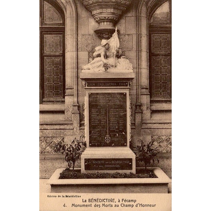 Carte postale ancienne Fécamp La Bénédictine Monument des Morts au Champ d’Honneur
