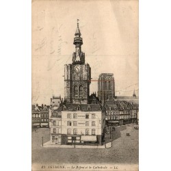 Carte postale ancienne Béthune Le Beffroi et la Cathédrale