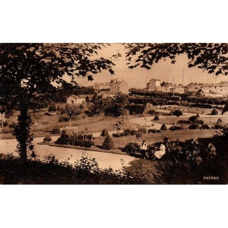 Carte postale ancienne Châtel-Guyon Jardin Public Puy-de-Dôme