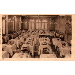 Carte postale ancienne La Preste Établissement Thermal salle à manger