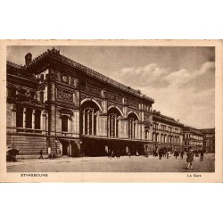 Carte postale ancienne Strasbourg La Gare monument ferroviaire en Alsace