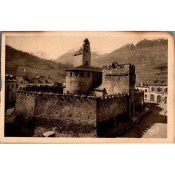 Carte postale ancienne église fortifiée dite des Templiers Luz-Saint-Sauveur