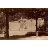 Carte postale ancienne Mâcon Square de la Paix Un Coin du Jardin