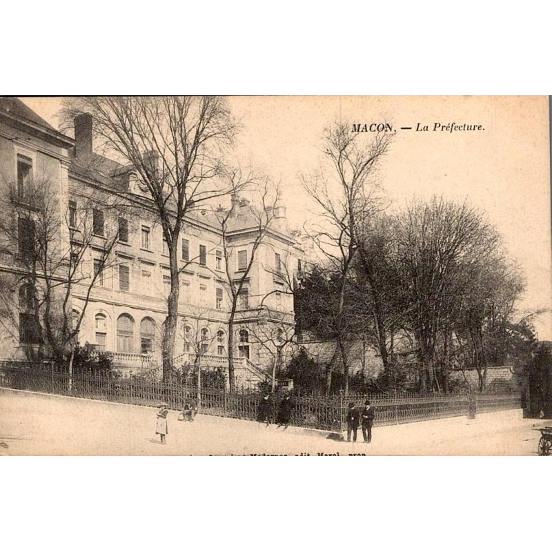 Carte postale ancienne Mâcon La Préfecture