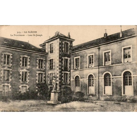 319 - LA FLÈCHE - La Providence - Cour St-Joseph
