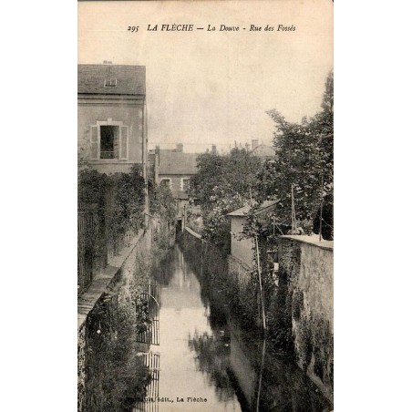 295 - LA FLÈCHE - La Douve - Rue des Fossés