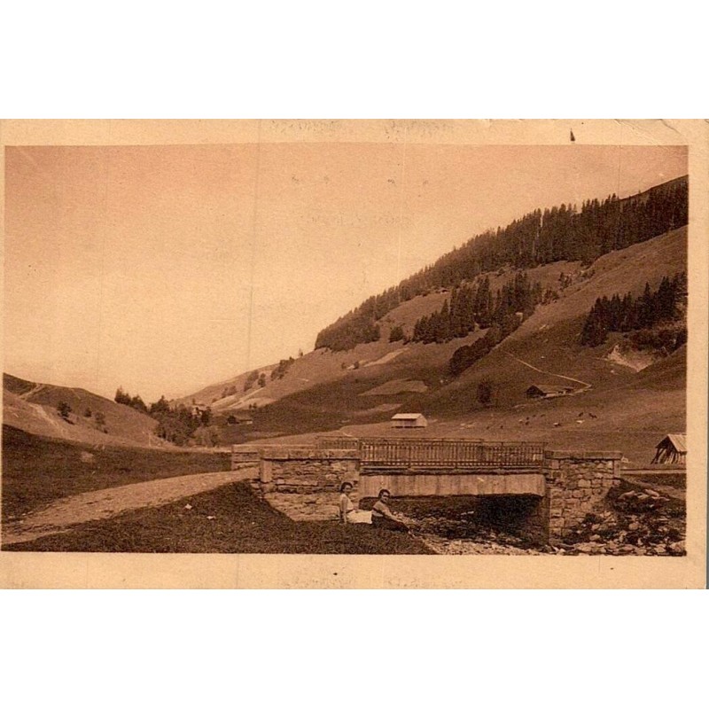 Carte postale ancienne Notre-Dame-de-Bellecombe route du col des Saisies