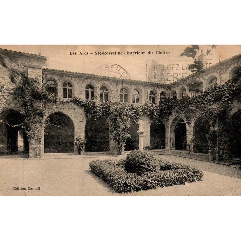 Carte postale ancienne Les Arcs intérieur du cloître de Sainte-Roseline